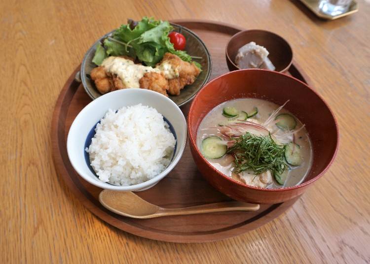 宮崎定食 - 冷湯與南蠻雞（宮崎定食冷や汁とチキン南蛮）1,780日圓（含稅）