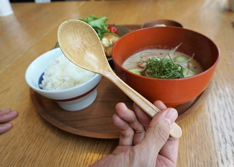 當季食材以及來自日本各地的高品質餐具