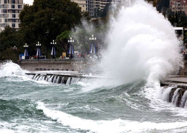 暴風雨天受困機場? 東西掉了? 旅行中各種突發狀況及應變措施及攻略