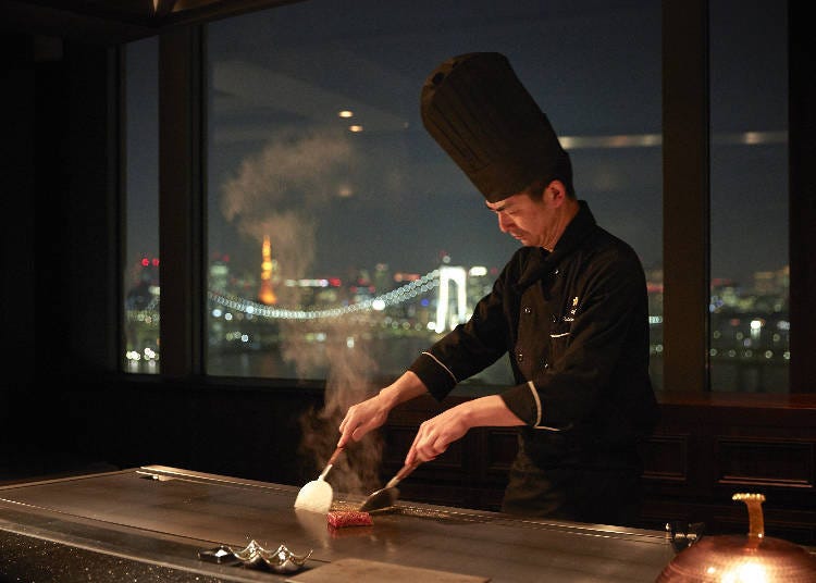 4) From Kobe beef and Japanese Black beef to fresh seafood such as shrimp and abalone, the chefs show off their skills and serve magnificent gourmet creations.