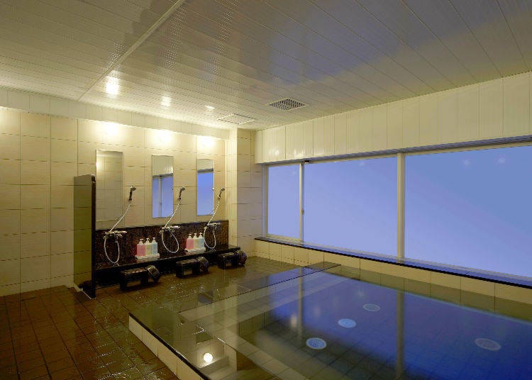 “Vascagarden” is the hotel’s own public bath on the top floor. It’s open until 1:00 a.m. and opens as early as 6:00 a.m.