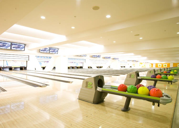 The bowling center boasts 80 lanes and high-tech machines, while a golf and tennis center also offer plenty of fun. Shinagawa Prince Hotel offers an exciting array of entertainment spots.