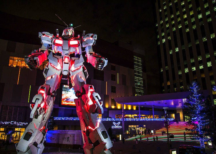 The lit-up Gundam Statue, a highlight not only for anime fans (as of August 2018, ⓒSOTSU・SUNRISE)
