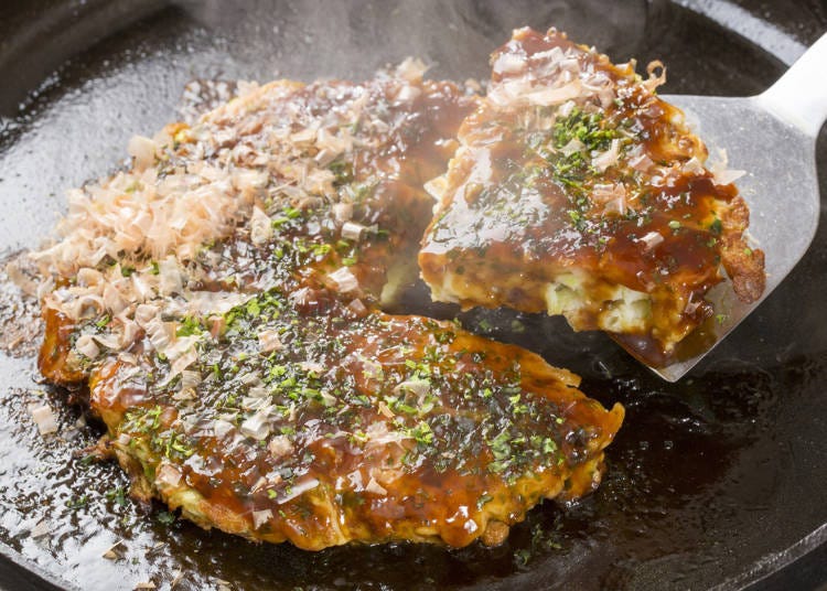 Unshakeable popularity! Okonomiyaki is the most popular street food!