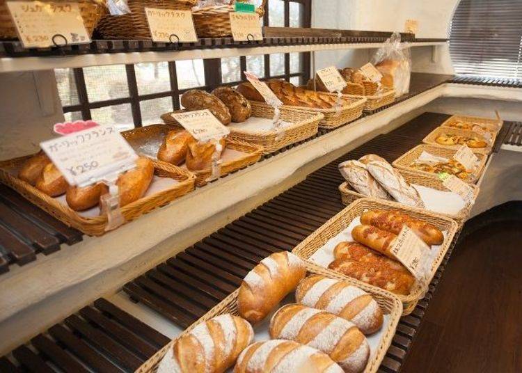 The cheerful bread corner