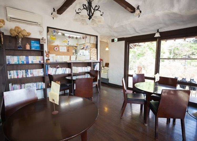 The café space with its modern touch. There are also books you can browse while waiting for your order to be delivered.