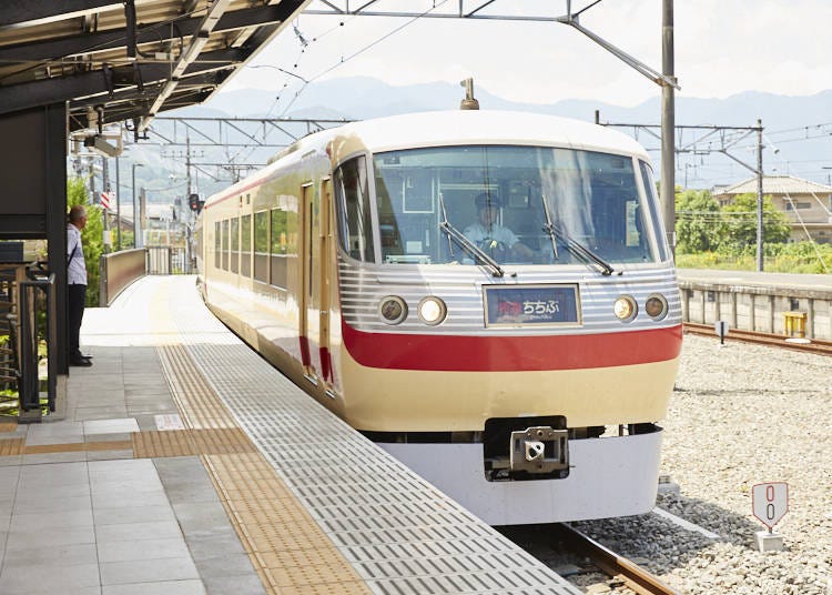 We visit Chichibu on June 28, just before the rainy season is about to end in the Kanto area. It’s a beautiful, sunny day in Chichibu and the Seibu Railway takes us there from Tokyo quickly and without hassle.