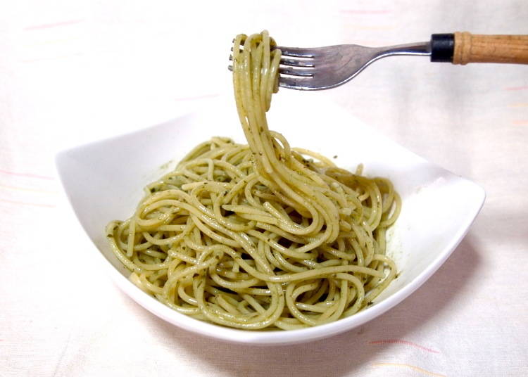 #5. A Rich Basil Aroma: Mazeru Dake no Spaghetti Sauce Basil (S&B Foods, 158 yen excluding tax)