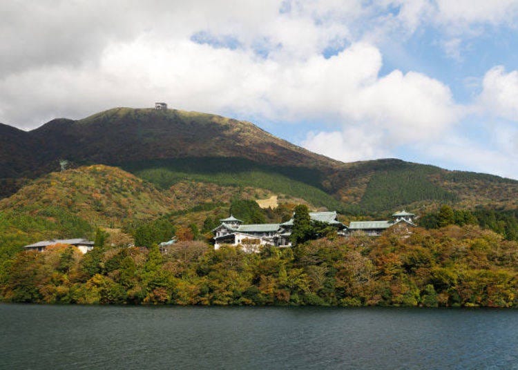 ▲ Ryuguden seen from Lake Ashi