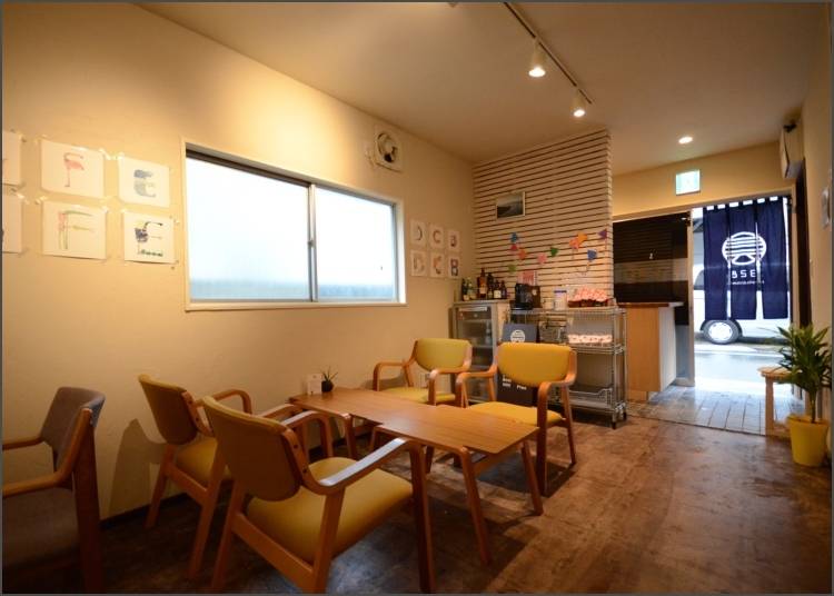 2. 328 Hostel & Lounge
