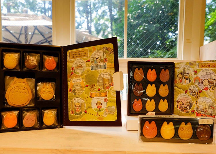 (左) 8種類24片入餅乾盒 3,500日圓（含稅）/ (右上) 9片入餅乾盒 1,600日圓（含稅）/ (右下) 4片入餅乾盒 600日圓（含稅）
