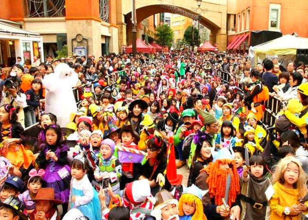 Ultimate Kawasaki Day Trip! Experience Japan's Largest Halloween Parade, Stay for the Sights!