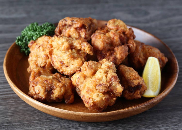 Karaage: Bite-sized pieces of marinated chicken, deep-fried to golden perfection.