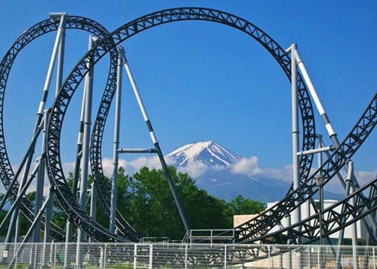 Mount Fuji towers majestically right in the center of one of Takabisha’s loops.