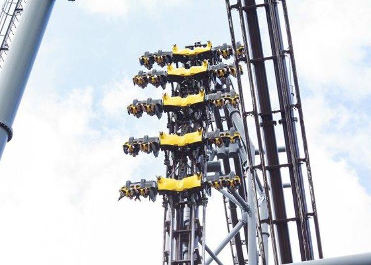 Brace yourself for spinning seats at the Eejanaika! (single ticket: 2,000 yen)