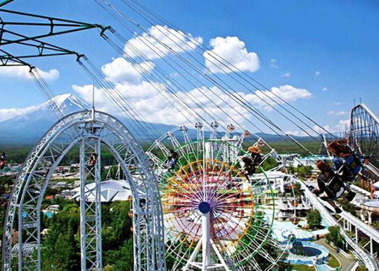 The view from Tekkotsubanchou is mesmerizingly beautiful. It makes you feel like a bird flying through the sky.