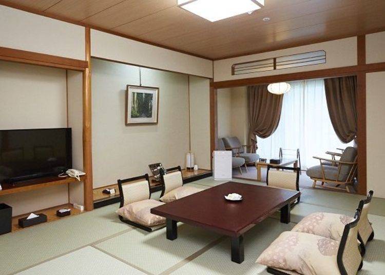 The standard Japanese-style room where we stayed at is 10 tatami large (16.5 square meters; from 16,200 yen per person per night for a group of four, features two meals).