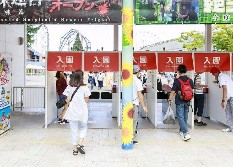 사전에 인터넷을 통해 E-TICKETS을 구입해 두었기에 쏜살같이 원내입구를 통과.