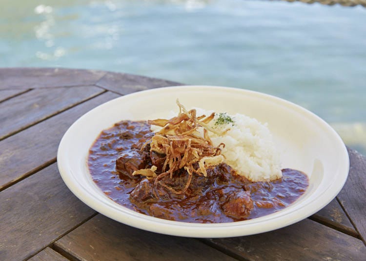 Weekday Lunch La Marée’s Special Hayashi Rice (1,944 yen; without set for 1,620 yen)