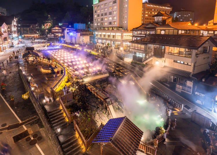 Onsen villages like Kusatsu Onsen are popular places to stay in winter (Photo: PIXTA)