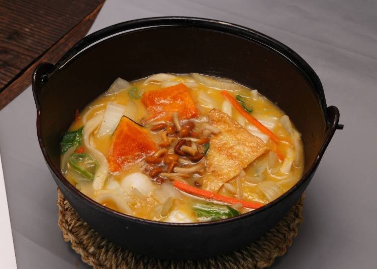 Hoto Fudo (Kawaguchiko Ekimae shop): Popular for its miso soup loaded with delicious ingredients
