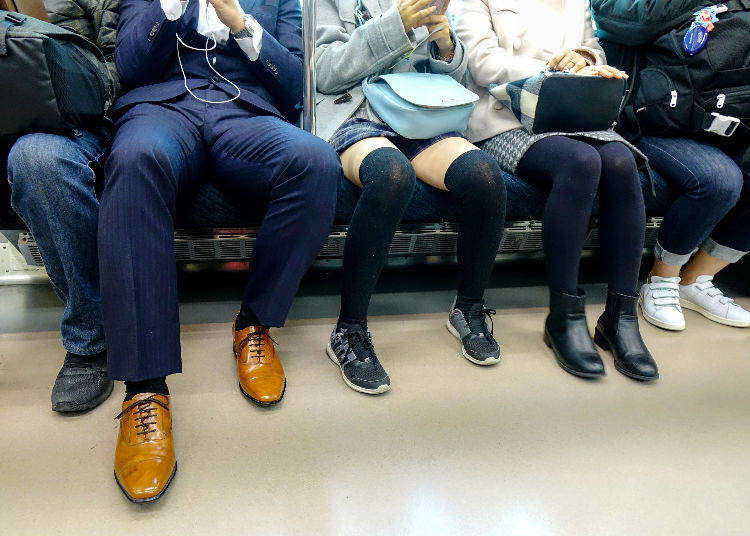 일본 현지인이 느끼는 전철안 민폐 행동 랭킹 BEST5은?
