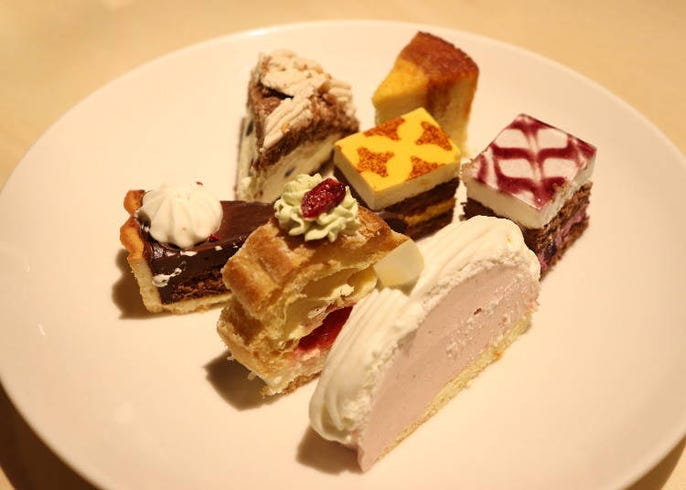 ビタースイーツ ビュッフェ ルミネエスト新宿店でスイーツ食べ放題 焼きたてステーキ 季節限定メニューも盛りだくさんでおすすめ Live Japan 日本の旅行 観光 体験ガイド