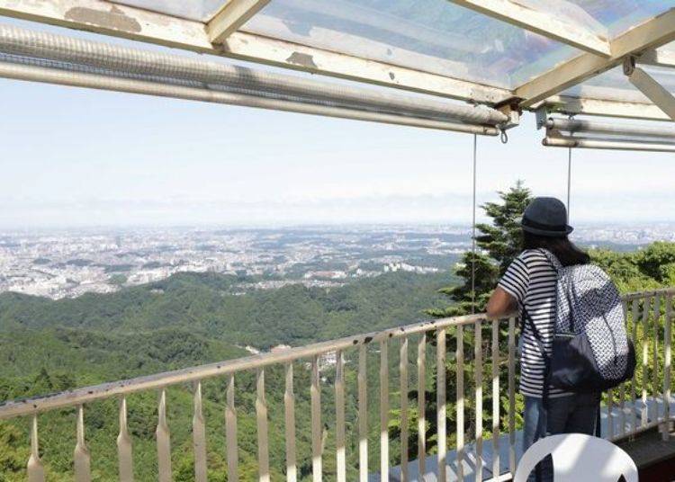 The view from the slab seats. Tokyo, Saitama, Chiba, and Kanagawa sprawl right in front of you.