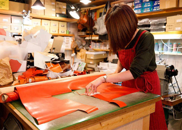 A lot of passion goes into each creation. Don’t hesitate to talk to the staff, it’s a great chance to get an insider’s advice and opinion when shopping for a new bag or wallet.