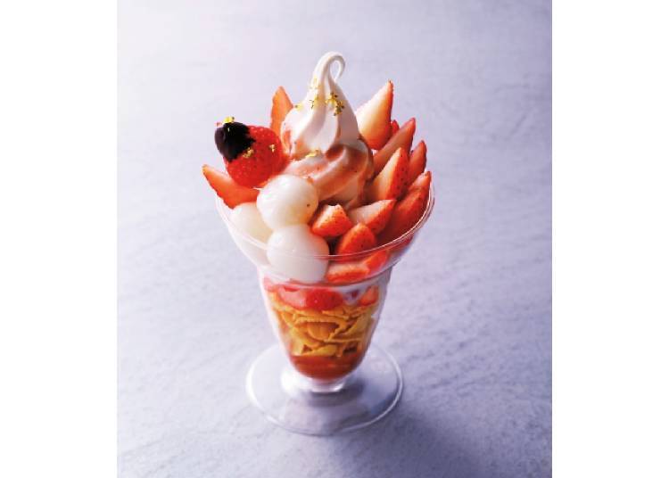 [치토세] 토카치 긴류 딸기 신치토세 공항점 / 금박의 긴류 딸기 파르페 (1개) 1,601엔 (세이부 이케부쿠로 본점 한정)