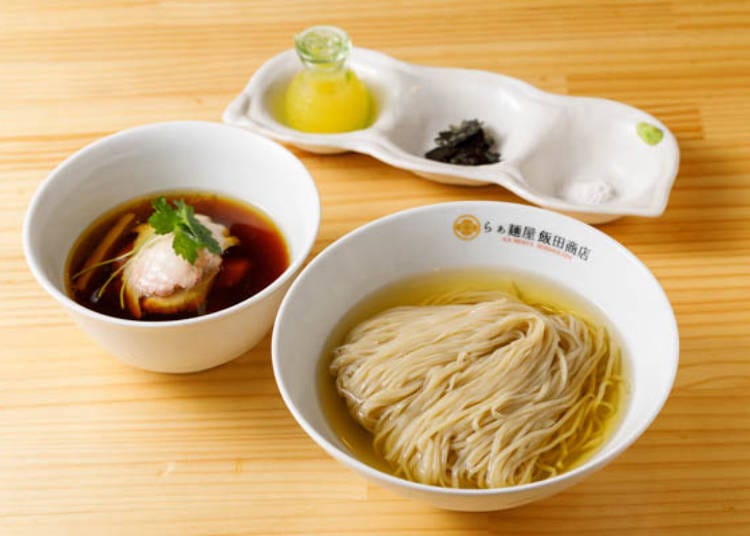 ▲ In addition to noodles and broth, Yugawara citrus juice (the type of citrus used varies by season), nori (seaweed), salt, and wasabi are included.