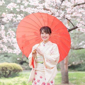 Details & Bookings ▶ Kimono Rental inside Shinjuku Gyoen National Garden
(Photo: Klook)