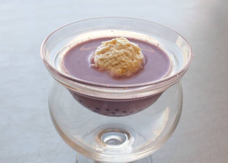 "Purple Sweet Potato Tapioca Coconut" Price: 680 yen