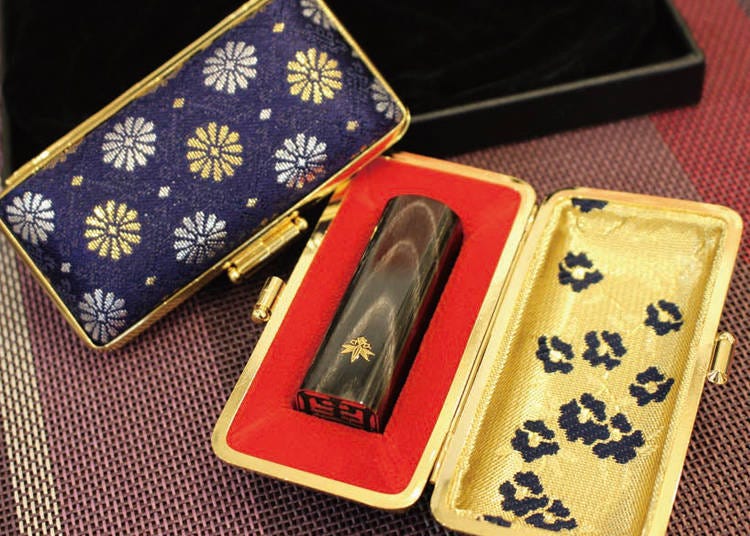 Inkan stamp and case. Image courtesy of Kamakura Hanko.