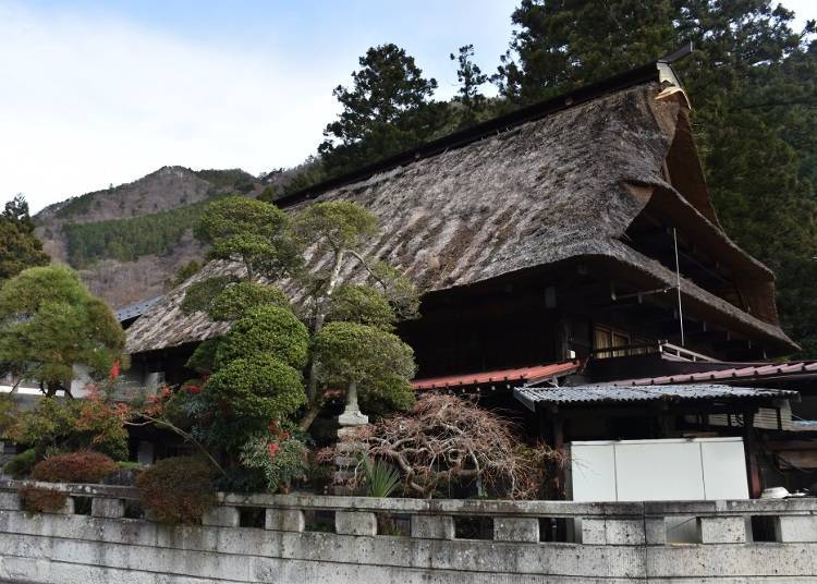 Kabuto-ya Ryokan - Savor the blessings of the mountain in a 250 year-old ryokan hidden in the forest