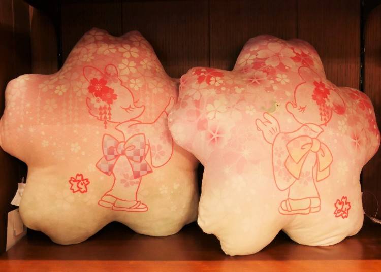浪漫滿屋櫻花花瓣造型美妮、黛西「抱枕」 2800日幣