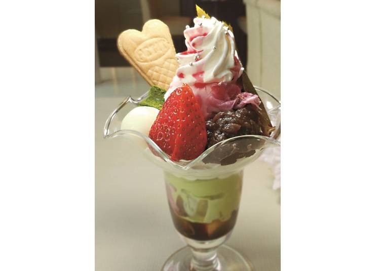 "Sakura Parfait" for 950 yen (tax included) *Only available at Ikebukuro Tobu Department Store