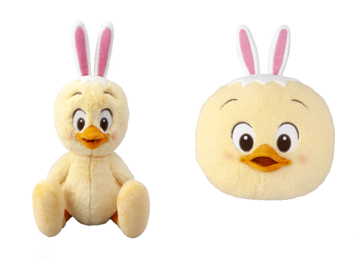 Left: Plush toy 2,900 yen Right: Cushion 2,600 yen * Pictures are for reference only ©Disney