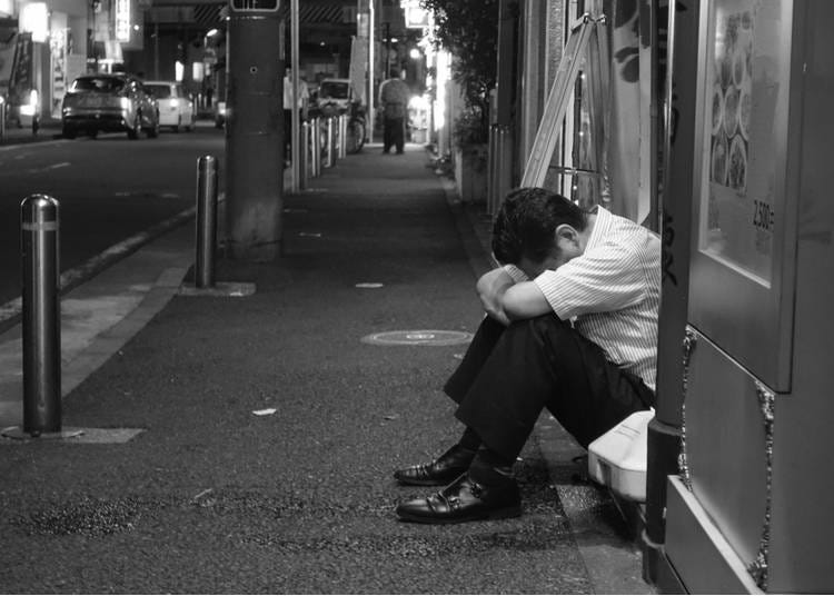 21 – Drunk ‘salarymen’ in the street are a common sight