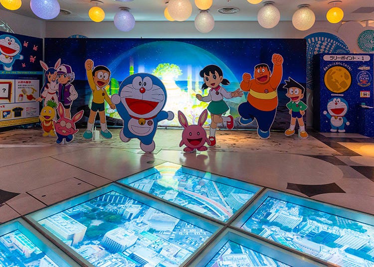 Doraemon and his friends say “Hello!” to you. Please don’t forget to check out the view beneath you!