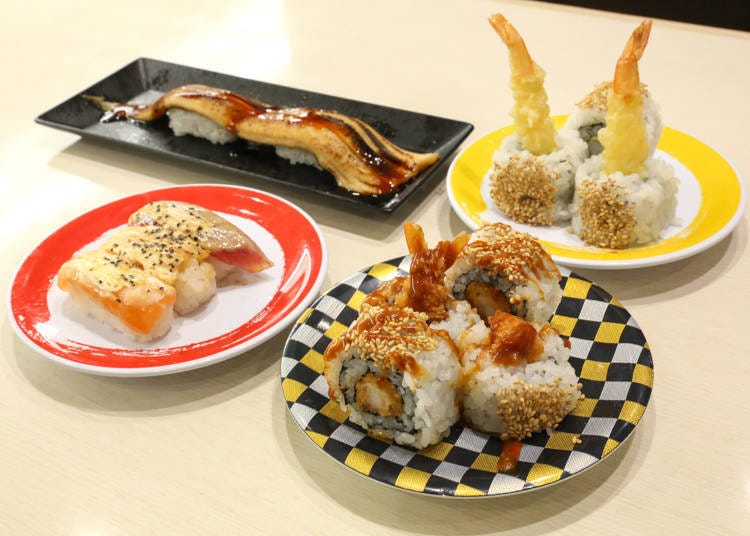 也有在内侧卷入海苔的寿司，主打客群是很少看过黑色食物的外国人