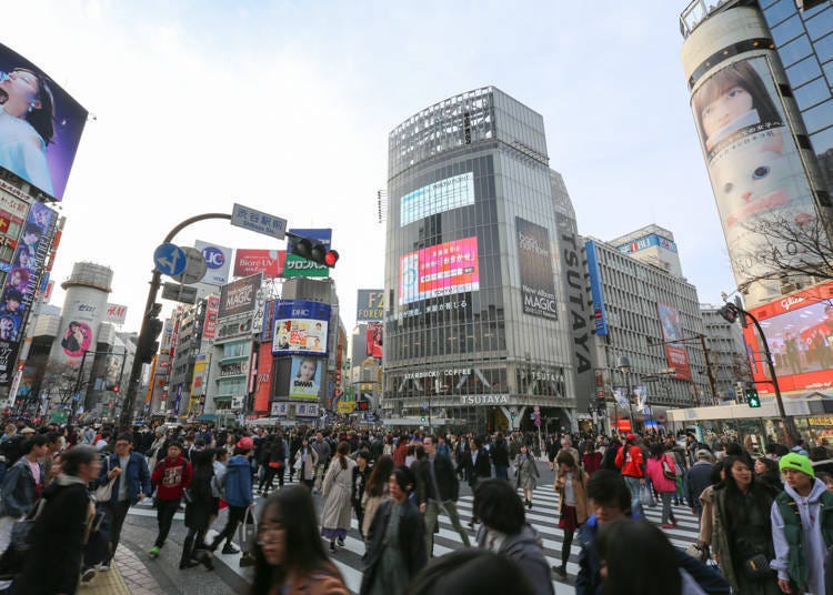 一天内有30～50万人横渡的涩谷全向十字路口