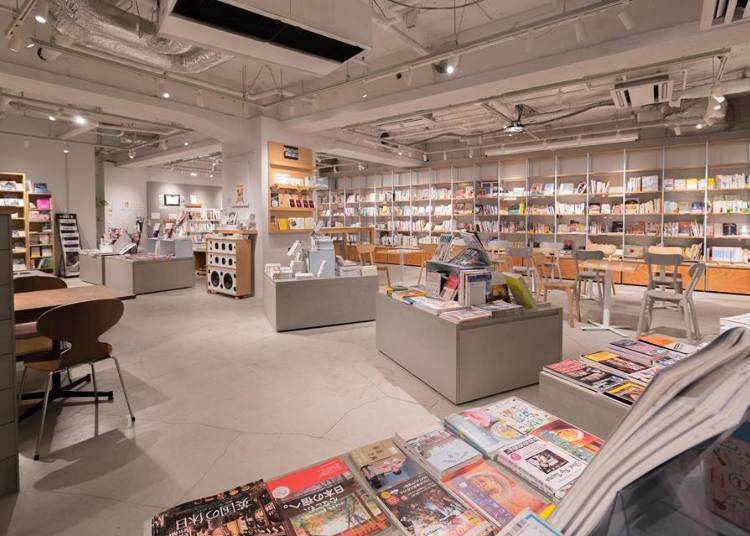 BOOK LAB TOKYO: A book cafe open from early in the morning