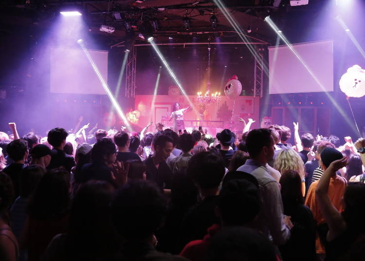 3. SOUND MUSEUM VISION: A club frequented by people in the industry