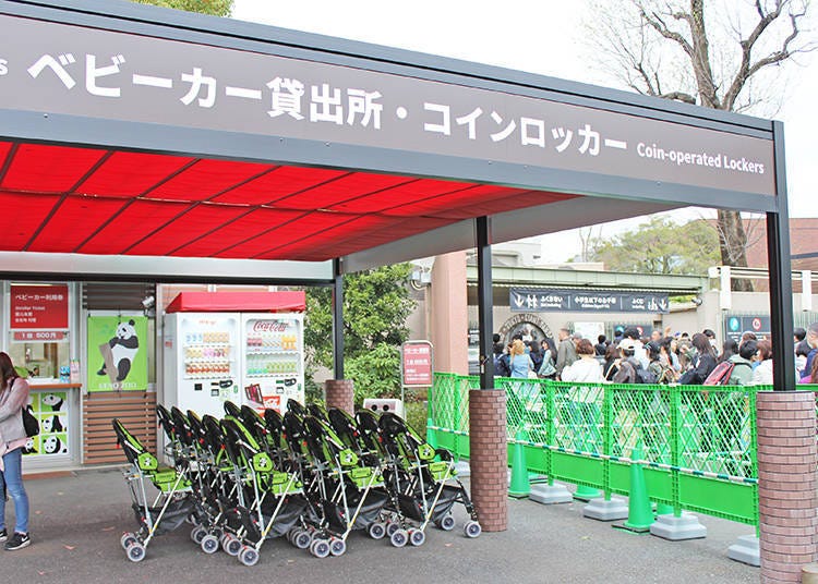 There are three stroller rental areas in the East Garden Panda exhibition and at the Benten Gate and Ikenohata Gate Entrances of the West Garden. They are available for children from 7 months to 4 years (up to 18kg).