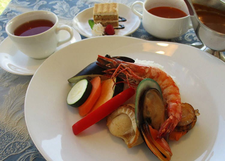 Luxury Seafood Curry Set \2400 (tax included)