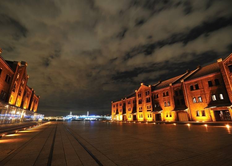 3. The Modern-Retro Yokohama Red Brick Warehouse: Enjoyable Any Time of Day