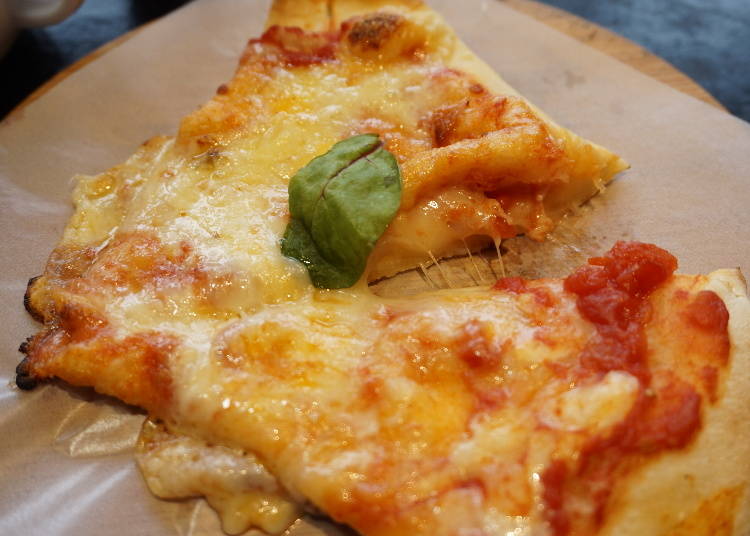 サイドメニューのピザも2切れ付いており、大満足のボリュームです