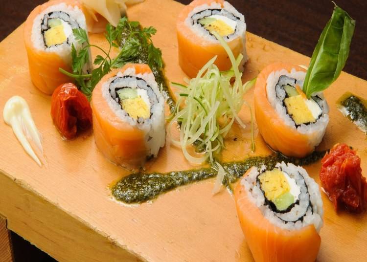 "Salmon and Cream Cheese Sushi (700 yen, tax excluded)"