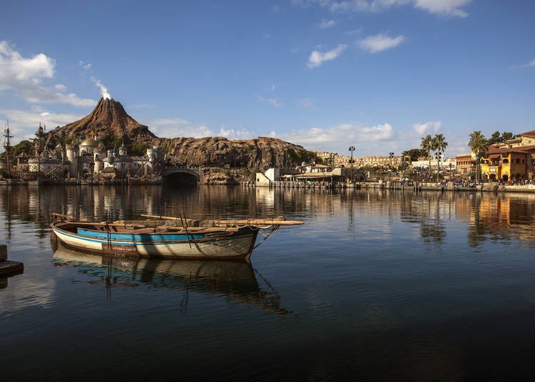 42. Tokyo Disneyland and DisneySea: The theme park of dreams beloved by the world